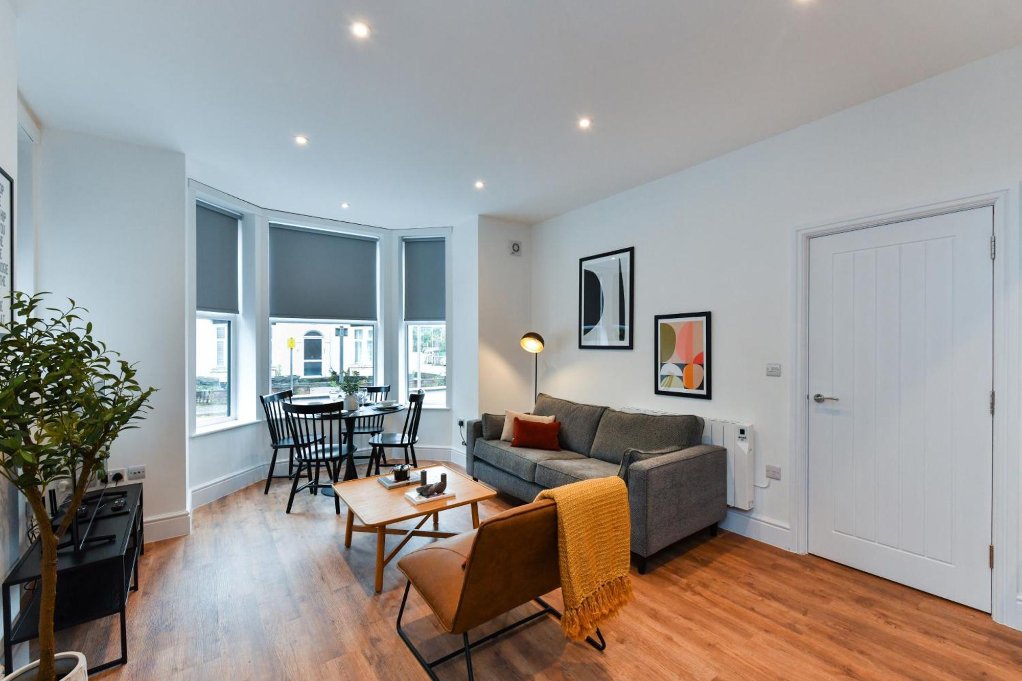 Apartment Stylish Flat With En-suites Near Nature & Amenities