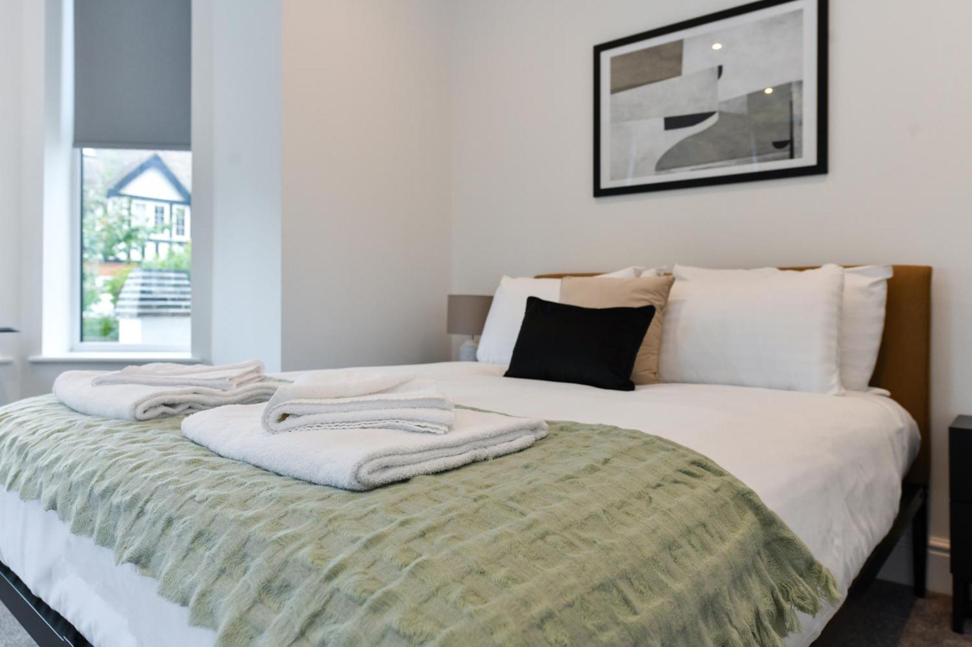 Stylish Flat With En-suites Near Nature & Amenities Apartment *