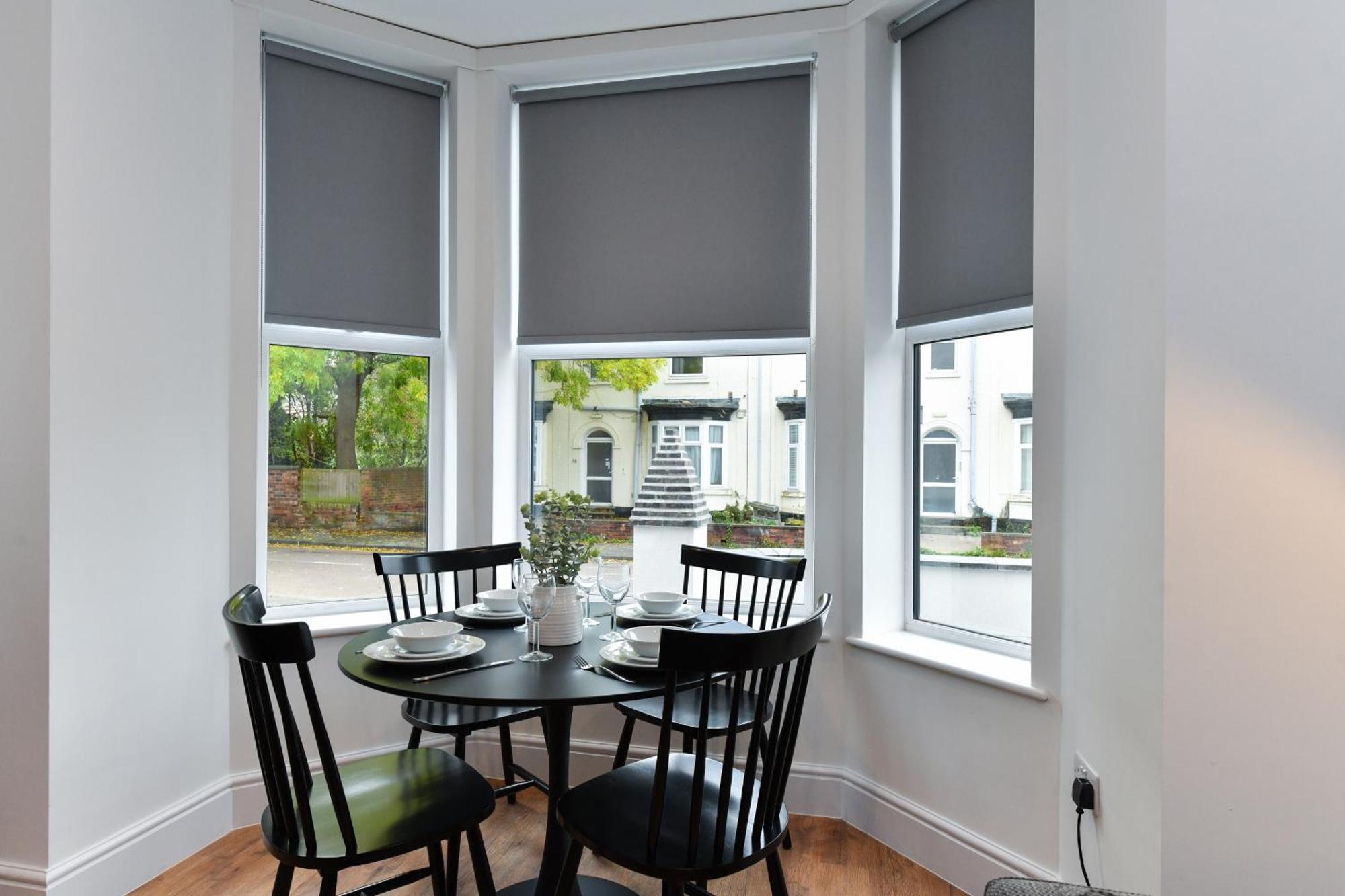 Stylish Flat With En-suites Near Nature & Amenities